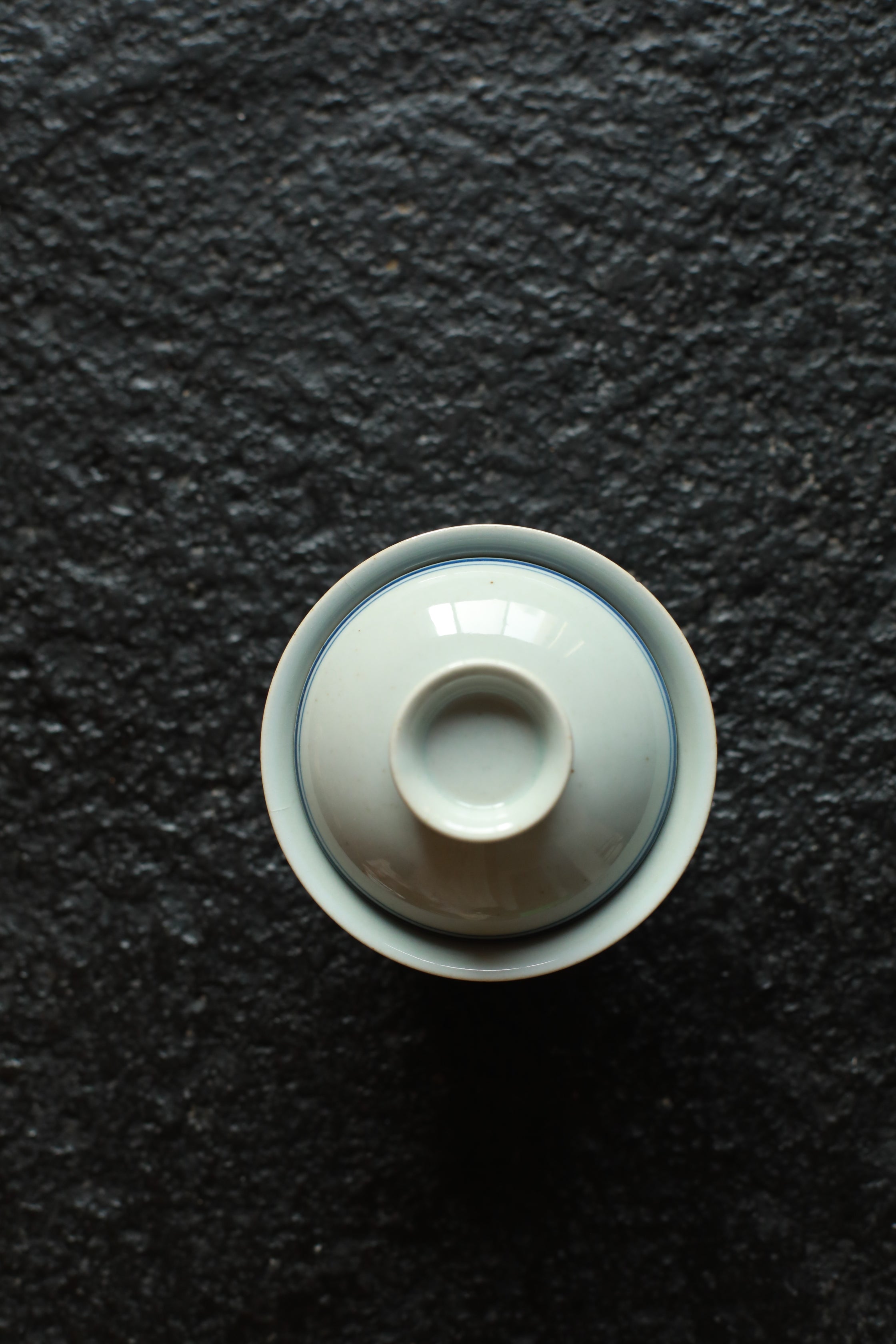 Moon-White Porcelain Gai Wan